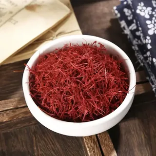 تصویر 4 از زعفران طبیعی خالص درجه یک با رنگ دهی عالی